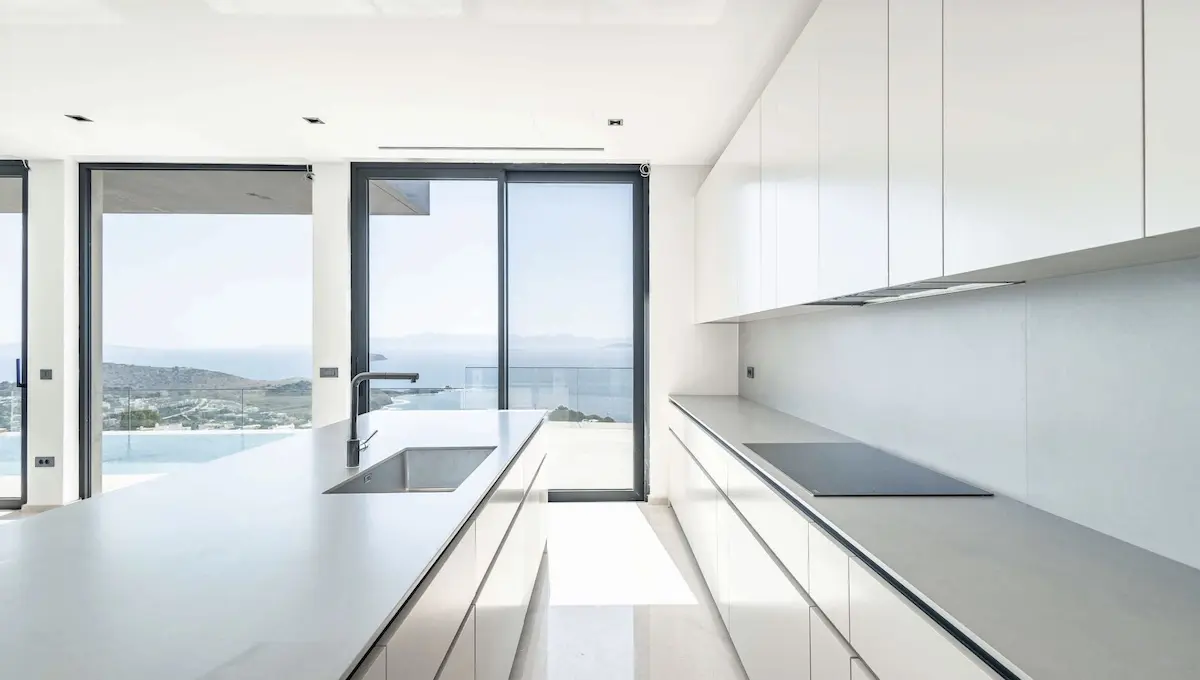 Fitted kitchen